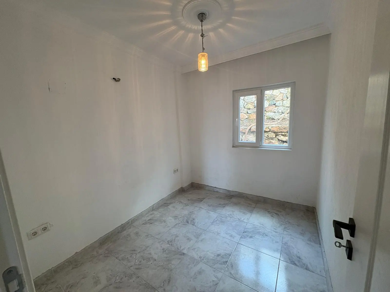 2 Bed 1 Bath Apart Gokbel201