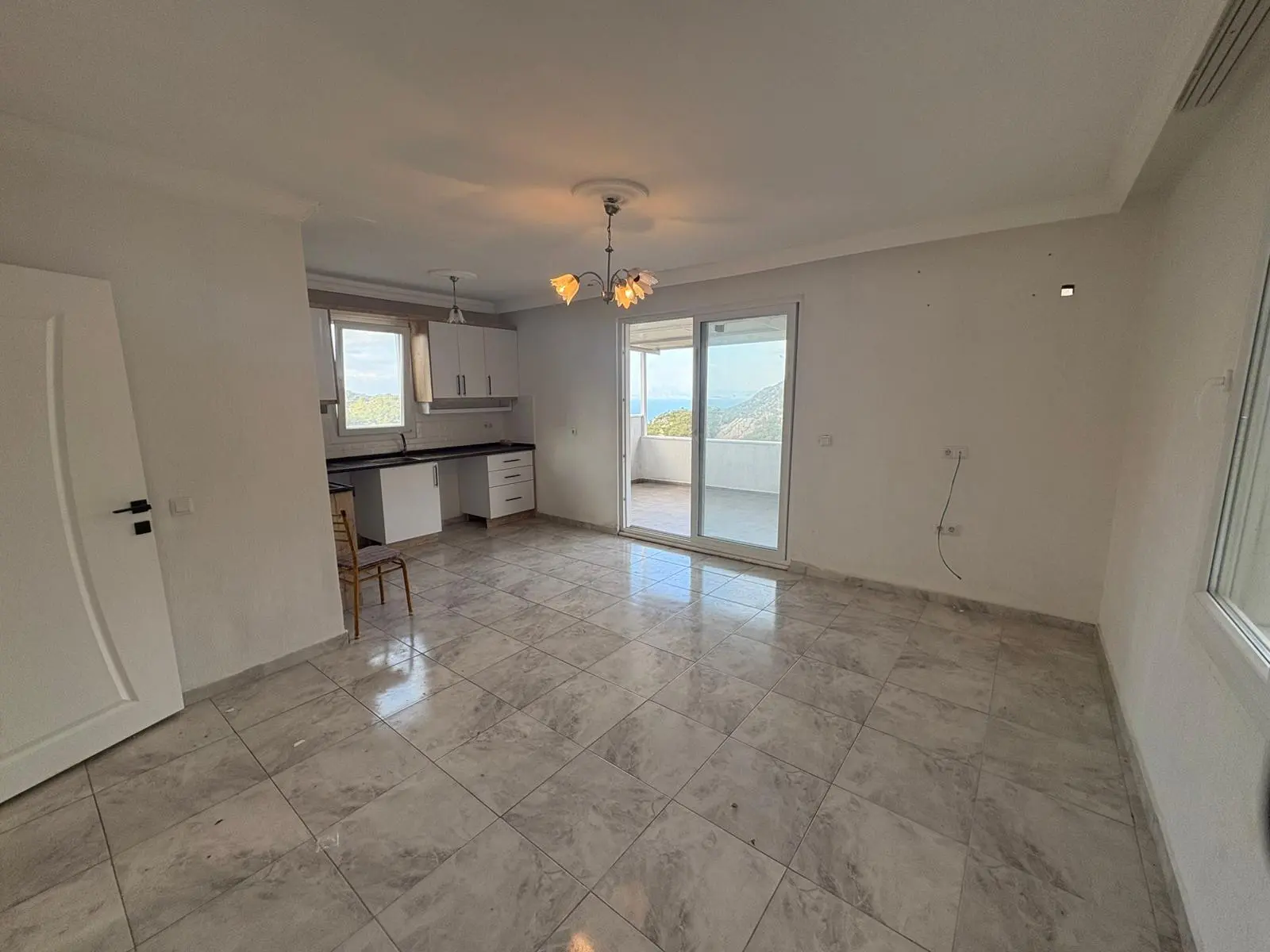2 Bed 1 Bath Apart Gokbel211