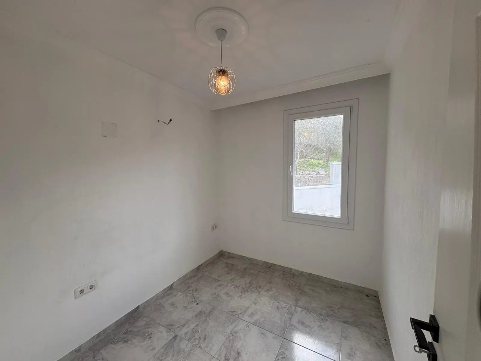 2 Bed 1 Bath Apart Gokbel281