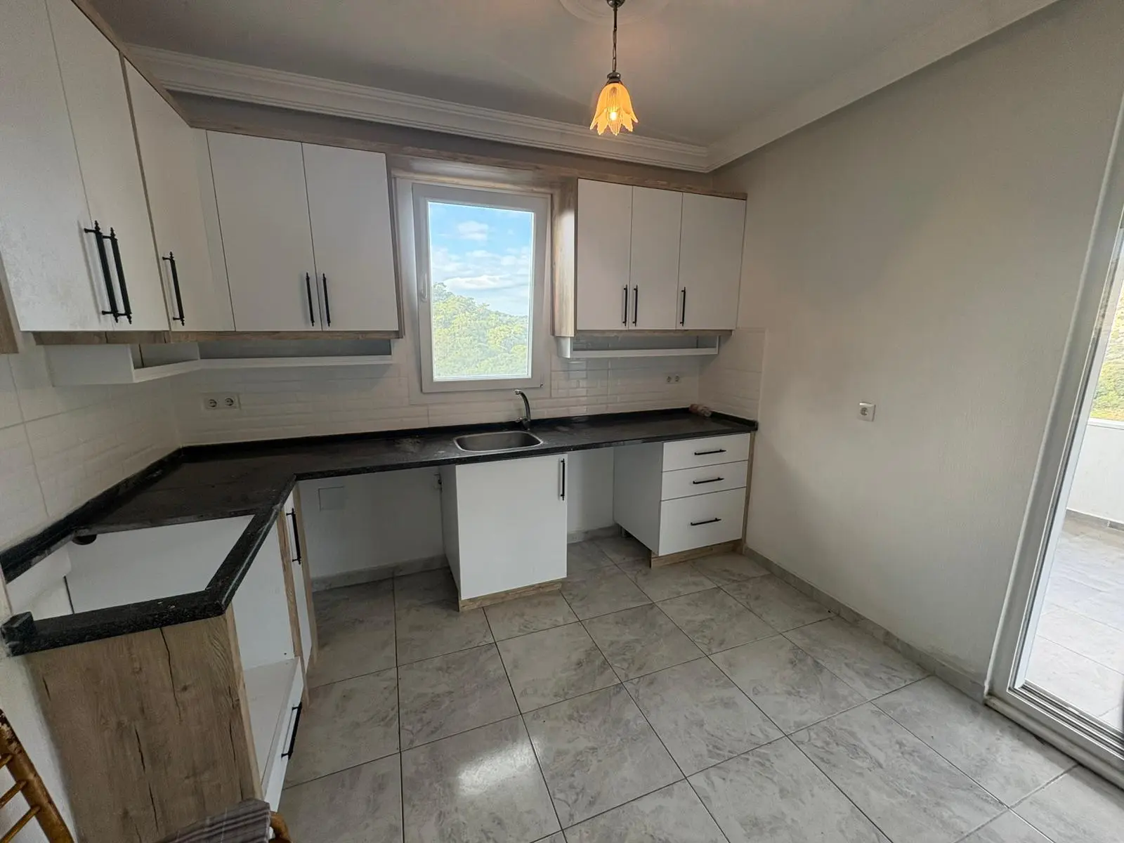 2 Bed 1 Bath Apart Gokbel311