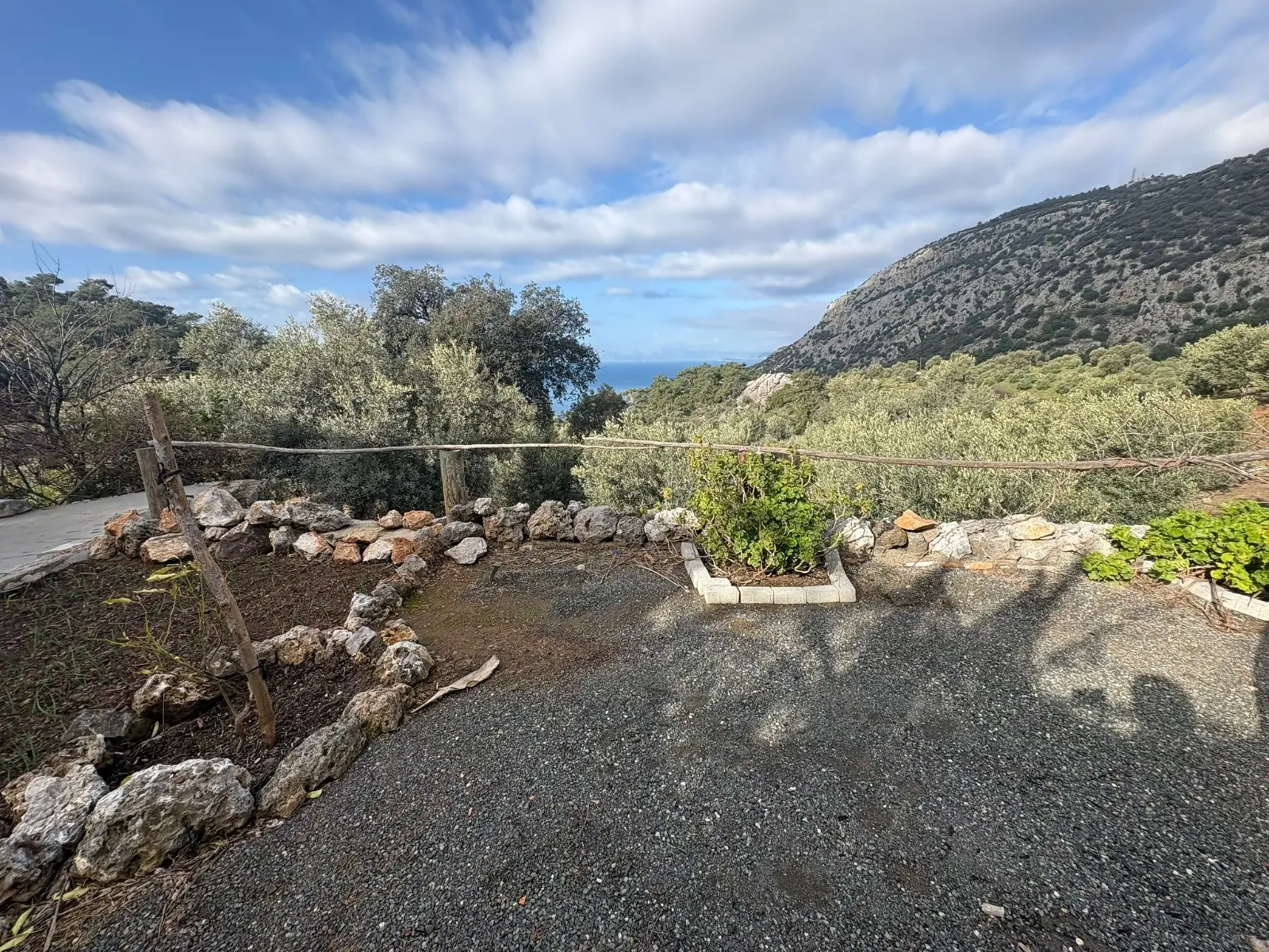 2 Bed 1 Bath Apart Gokbel371