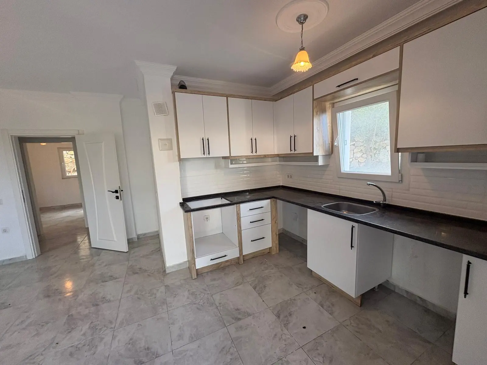 2 Bed 1 Bath Apart Gokbel81