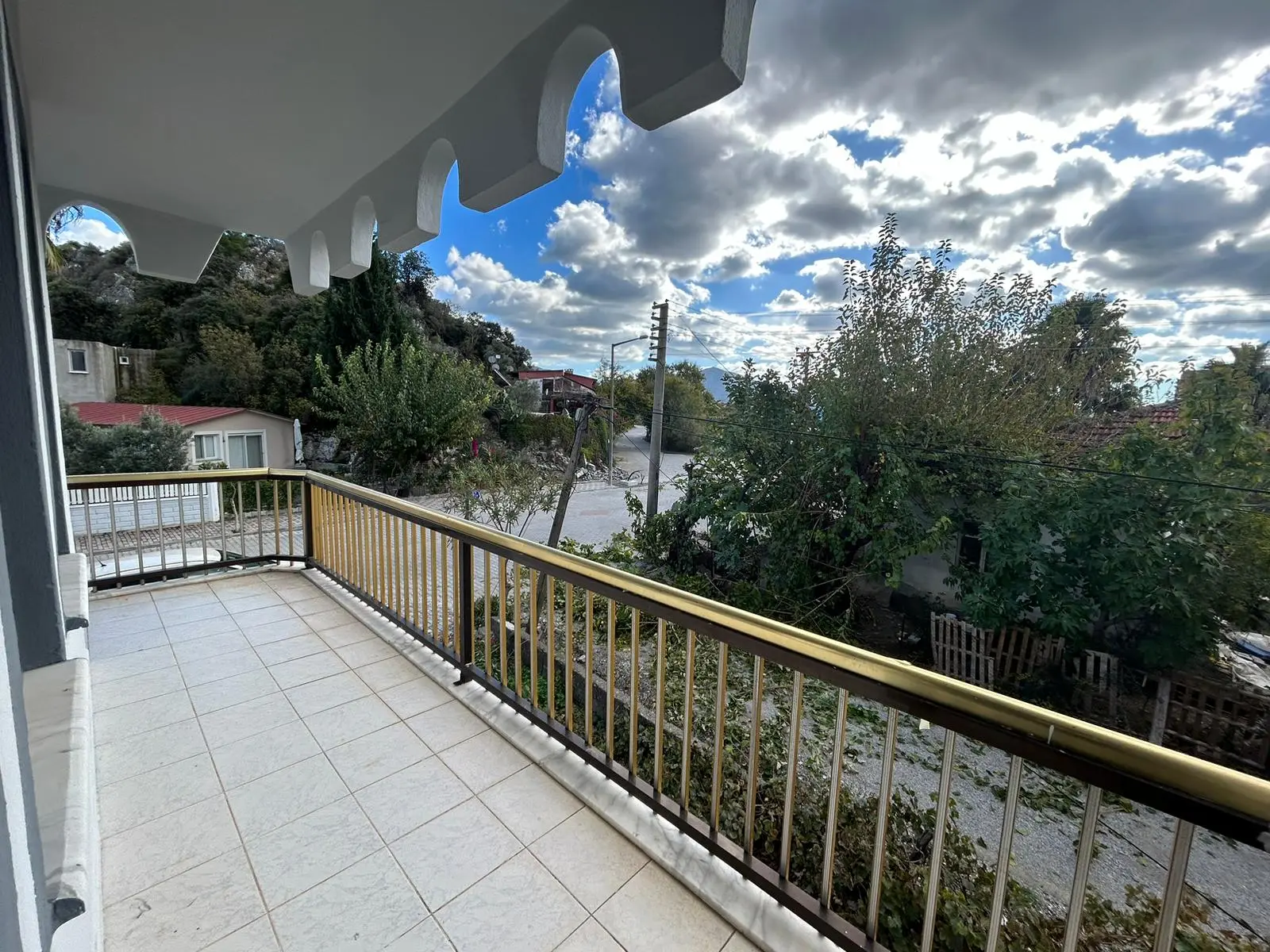 First Floor 3 Bed Apart 111