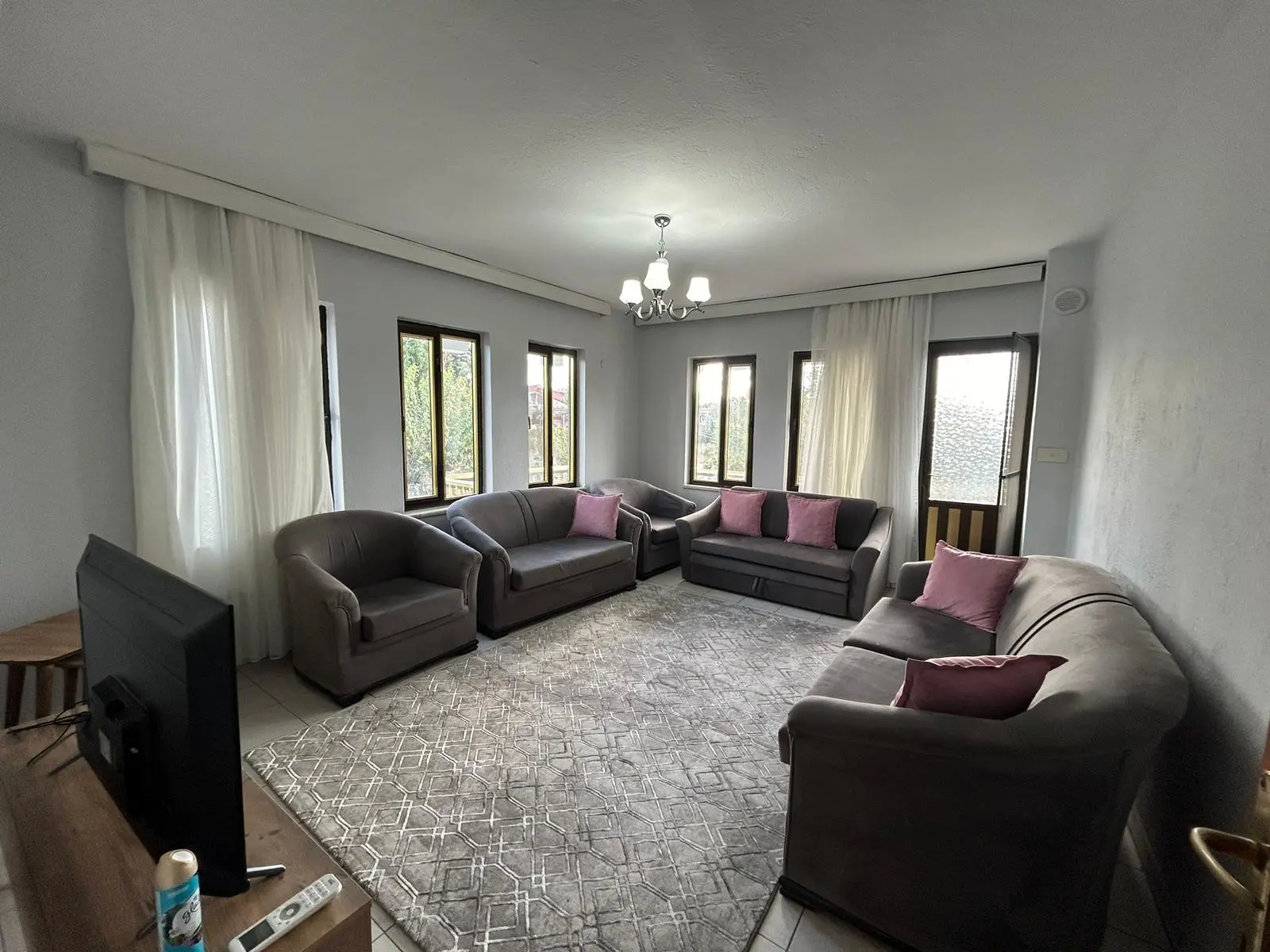 First Floor 3 Bed Apart 81